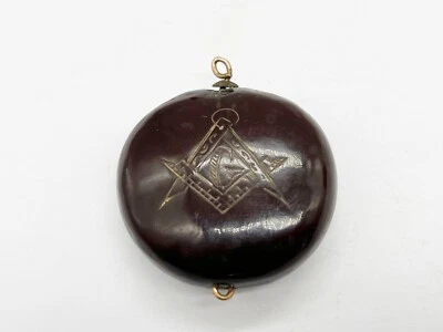 ANTIQUE VICTORIAN MASONS MASONIC NUT COCO DE MER ENGRAVED PENDANT FOB - Image 1 of 4