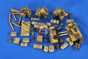 Verlinden 1/35 7.5cm PaK 40/4 auf RSO Stowage, Ammo & Crew (3 Fig) (Dragon) 2679 - Picture 1 of 1