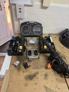 VAUXHALL ASTRA H MK5 1.6 Z16XER PETROL MANUAL ECU KIT & LOCK SET 55567114 XOB31 - Picture 1 of 10