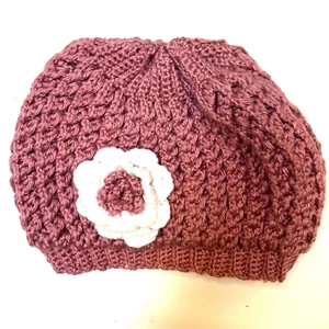 Hat Women’s Winter Warm Knit / Crochet Mauve Hat with Flower   Unbranded - Picture 1 of 3