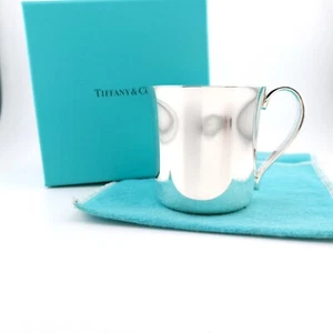Taza y caja de bebé de plata esterlina de 2,25 pulgadas Tiffany & Co. Makers - Imagen 1 de 11