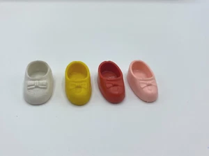 Vintage Little Doll Single 1'' Shoes Plastic - Picture 1 of 1