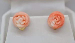 VINTAGE ROSE FLOWER CARVED CORAL 18K YELLOW GOLD EARRINGS - Picture 1 of 6