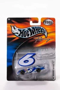 Coche diecast Hot Wheels Racing NASCAR Mark Martin #6 Pfizer - Imagen 1 de 2