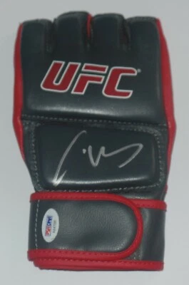 CAIN VELASQUEZ SIGNED AUTO'D UFC OFFICIAL GLOVE PSA/DNA COA WWE AAA 200 121 155 - Image 1 of 2