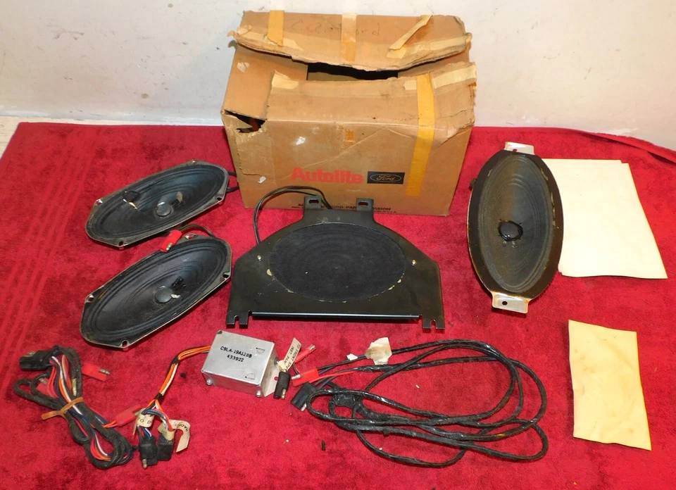 1969 年 Lincoln Mark III Coupe NOS 调幅/8 轨道或调幅/调频 Mulitplex 立体声扬声器套件 — 第 1/4 张图片