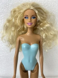 Muñeca Barbie Mattel 1999 vintage con cuerpo pintado azul traje de baño pelo rubio - Imagen 1 de 14