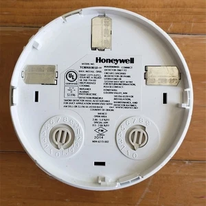 NEW HONEYWELL TC806B3010-IV SMOKE DETECTOR TC806B3010IV FAST SHIPPING - Picture 1 of 3