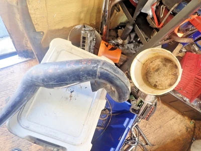 Cámara de expansión del tubo de escape Honda CR 250 1984 Foto 1 de 4