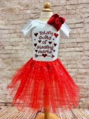 Camiseta Totally Guilty of Stealing Hearts para niña Día de San Valentín Foto 1 de 2