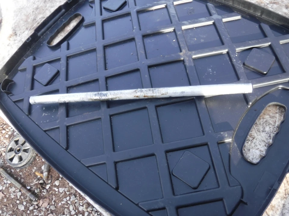  Skidoo Blizzard 9500 Plus 1981 piezas de nieve: barra de aluminio que va en marcos H Foto 1 de 1