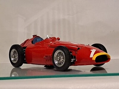 Maserati 250F 1957 #1 Grand Prix Sieger modelo de coche de carreras fundido a presión escala 1/18 CMC Foto 1 de 4