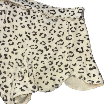 Pantalones cortos Free People íntimamente con estampado de leopardo polar para dormir dobladillo de vieira S Foto 1 de 4