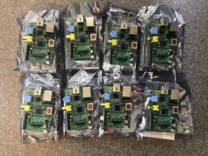 Raspberry Pi (c) 2011, WITHOUT Enclosure (1 each) - Picture 1 of 12