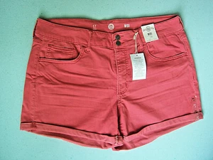 SO women's juniors shorts size 17 carnation red NWT $34.00 - Picture 1 of 4