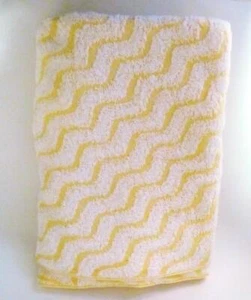 Standard Textile Yellow White Hotel Quality Bath Beach Pool Towel XL 30in x 64in - Picture 1 of 3