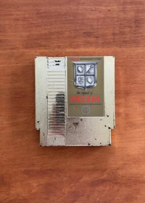 Legend of Zelda Nintendo NES Early Print 5 Screw Cartridge - Tested & Working - Image 1 of 4