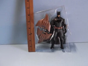 DC universe 6"in Batman Figure No Base Package ripped open what you see is it - Picture 1 of 6