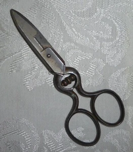 Vintage Button Hole Scissor - Picture 1 of 5