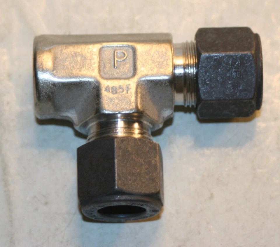 1/2 Tube x 1/2 FNPT x 1/2 Tube 316ss Female Run Tee Parker CPI 8-6-8 MBZ-SS - Image 1 of 3