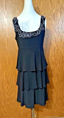 Vestido Granero "Pequeño Vestido Negro" Talla Mediana Cóctel Fiesta Ocasión Especial Foto 1 de 4