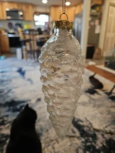 Set Of 2 VTG blown glass pine cone ornaments. - Picture 1 of 7