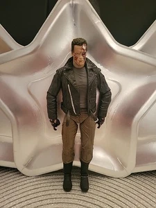 NECA Terminator Ultimate T-800 Police Station Assault - Picture 1 of 1