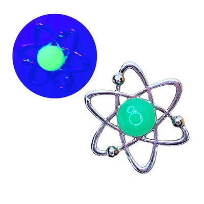 Prendedor de ciencia atómica con cabujón retro geek de vidrio de uranio vintage brillante Foto 1 de 4