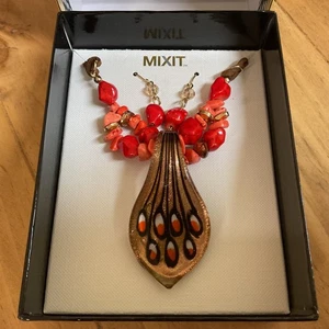 Mixit Set Gioielli Collana Orecchini Corallo Pietra Colore Vetro Pendente Nuovo - Foto 1 di 4