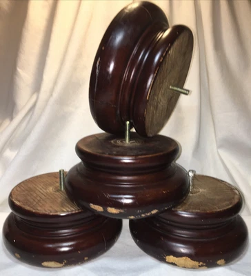 JUEGO (4) PIES DE SOFÁ GRANDES REDONDOS DE MADERA MACIZA 6" Ancho 3" Alto Foto 1 de 3