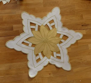 Tischdecke - Stern mit Blüte - 49cm - Bild 1 von 1