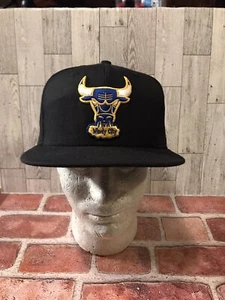 Chicago Bulls Cap Men’s 7 3/8 Fitted New Era Windy City Mens Hat Black Blue Cap - Picture 1 of 7