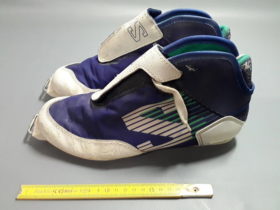 Ancienne paire chaussures de ski de fond Salomon vintage déco chalet montagne - Photo 1/1