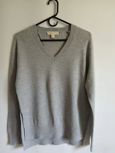 Women's Michael Kors Gray 100% Cashmere V Neck Sweater SzM Luxuriously Soft - Picture 1 of 15