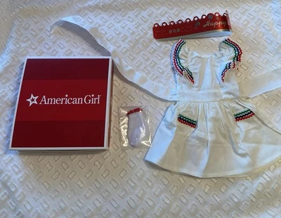 Nuevo American Girl Molly’s Vestido de Fiesta Delantal Corona Calcetines Nuevo en Caja Foto 1 de 2