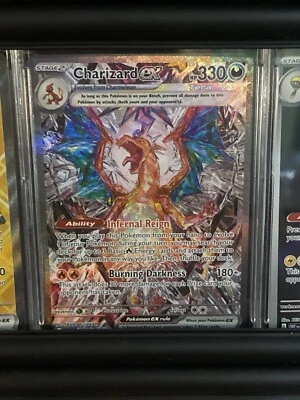 Cartas Pokémon arte completo en perfecto estado en una vitrina sellada Foto 1 de 4