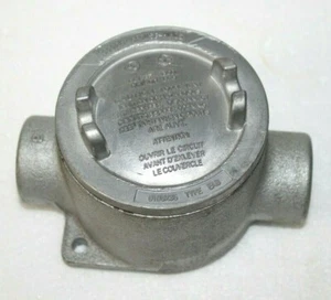 Crouse Hinds EABC26 Conduit Outlet Box With Cover 3/4" - Picture 1 of 5