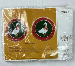 Creative Circle #2309 Lätzchen + Schleifen Ente Gänse Vintage 1984 Set Weihnachten Neu - Bild 1 von 9