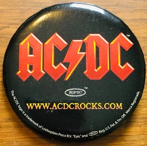 Vintage 2003 AC/DC CD Reissues 2.5" Epic Records PROMO button/pin BON SCOTT  - Bild 1 von 2