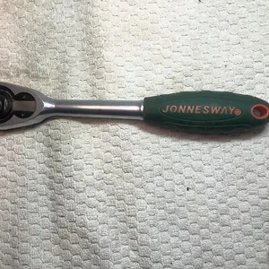 JONNESWAY 1/2” Dr. ANTI-SLIP GRIP STUBBY RATCHET HANDLE48-TEETH - Picture 1 of 6