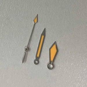 Lancette orologio luminose arancione spada movimento riparazione pezzi di ricambio adatti per NH35 NH36 - Foto 1 di 2