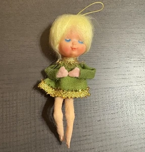 Pixie Engel Weihnachtsschmuck grün Filz Goldrand Knieumarmung 5 Zoll - Bild 1 von 5