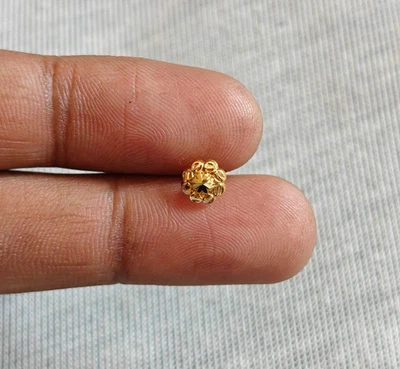 Hermoso perno de nariz amarillo sólido de 22K hecho a mano indio de oro amarillo Foto 1 de 4