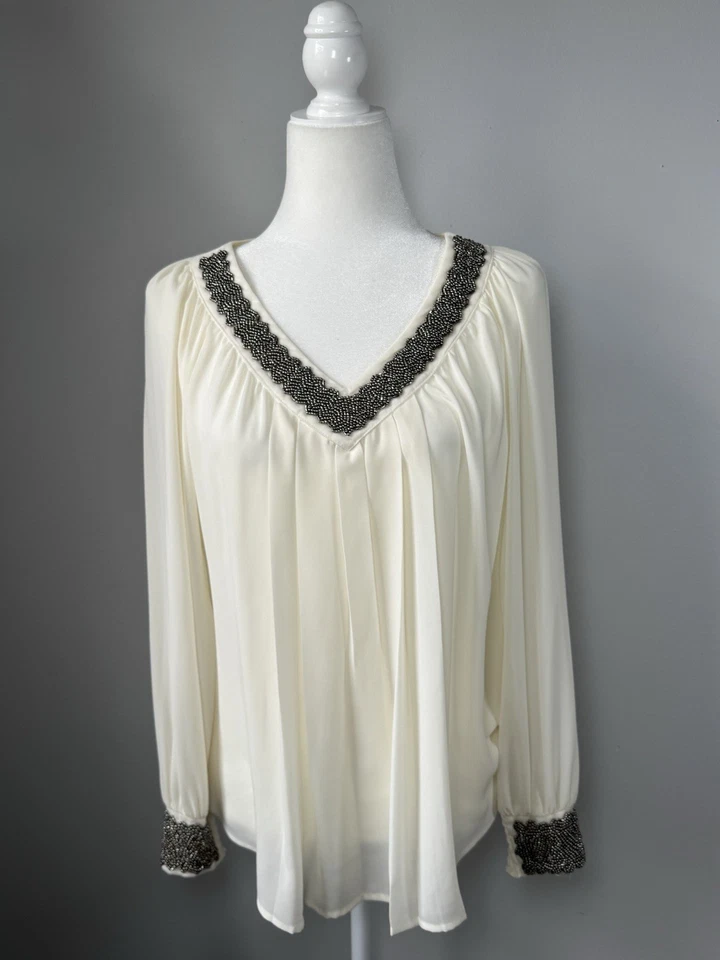 Blusa Alfani Cuentas Cuello en V Marfil/Crema Ribete Festoneado Manga Larga Talla 6 Foto 1 de 4