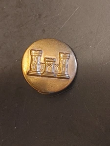 US Army Enlisted Engineers Branch Collar Insignia - Korean War - Picture 1 of 2