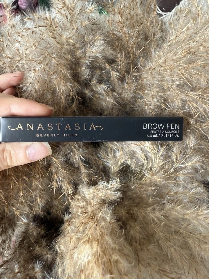 Anastasia Beverly Hills Brow Pen TAUPE Full size 0.017 new in box - Image 1 of 3