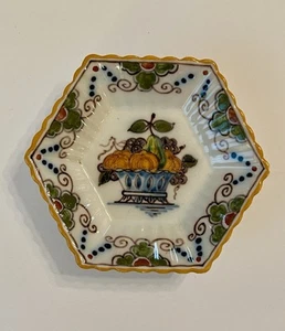 MAKKUM TICHELAAR DELFT HOLLAND HEXAGONAL POLYCHROME HAND PAINTED Bouquet Dish - Picture 1 of 7
