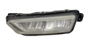LEFT Peterbilt P54-6199 Lamp Fog Driving Used Some Damage See Photos 2019-2025 - Picture 1 of 7