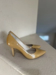 Zapatos de salón Michael Michael Kors para mujer de cuero con punta en punta nude talla 7M - Imagen 1 de 11