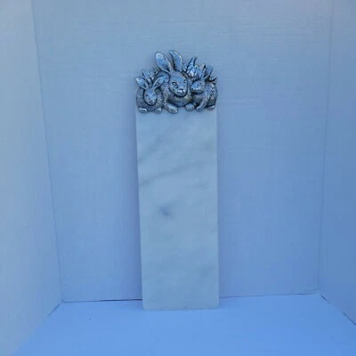 En muy buen estado Tablero de queso de mármol Arthur Court 1986 aluminio fundido conejos conejos Pascua Foto 1 de 4